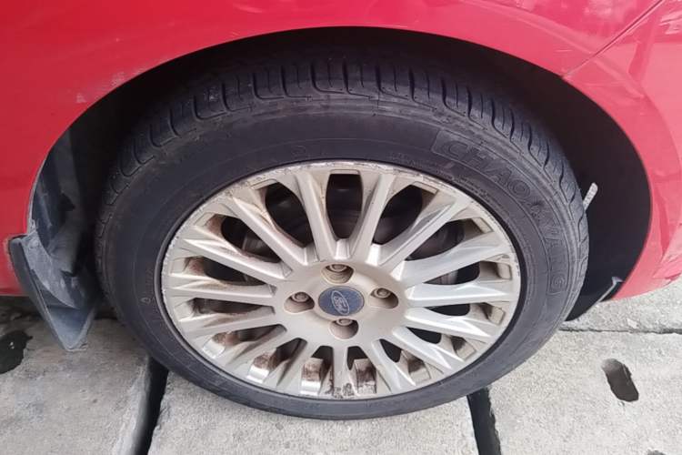 Used Ford Fiesta 2013 Hatchback 1.5L Manual Fashion Edition Right Front Wheel Hub