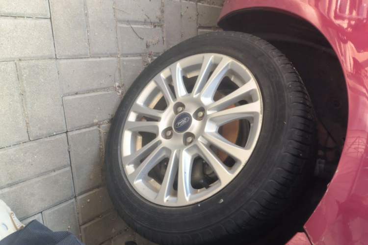 Used Ford Fiesta 2013 Sedan 1.5L Automatic Prestige Model Right Front Wheel Hub