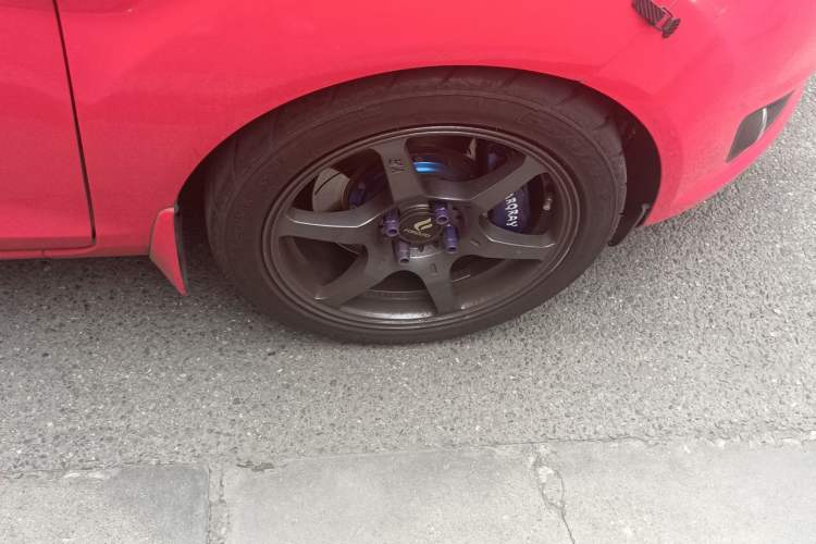 Used Ford Fiesta 2013 Hatchback 1.5L Automatic Fashion Edition Right Front Wheel Hub