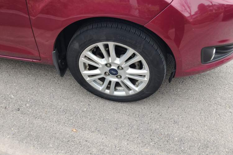Used Ford Fiesta 2013 Hatchback 1.5L Automatic Fashion Edition Right Front Wheel Hub