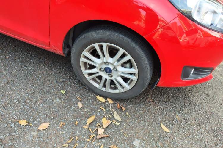 Used Ford Fiesta 2013 Hatchback 1.5L Automatic Fashion Edition Right Front Wheel Hub