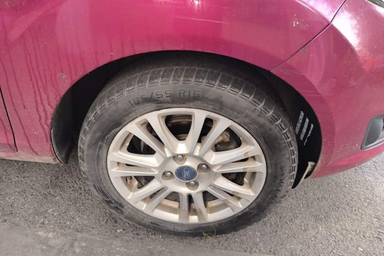 Used Ford Fiesta 2013 Hatchback 1.5L Automatic Fashion Edition Right Front Wheel Hub