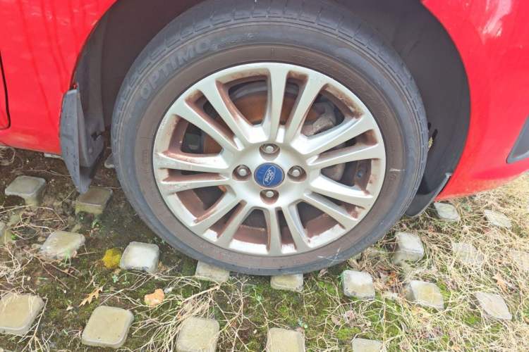 Used Ford Fiesta 2013 Hatchback 1.5L Automatic Fashion Edition Right Front Wheel Hub