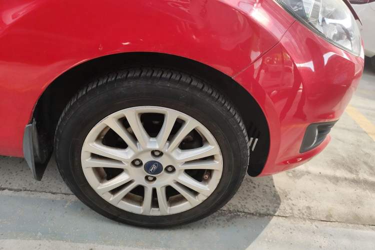 Used Ford Fiesta 2013 Hatchback 1.5L Automatic Fashion Edition Right Front Wheel Hub
