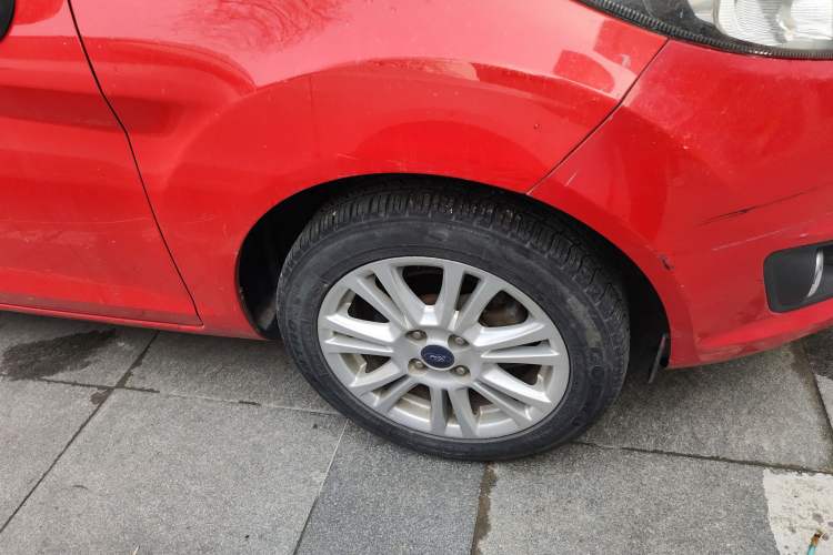Used Ford Fiesta 2013 Hatchback 1.5L Automatic Fashion Edition Right Front Wheel Hub