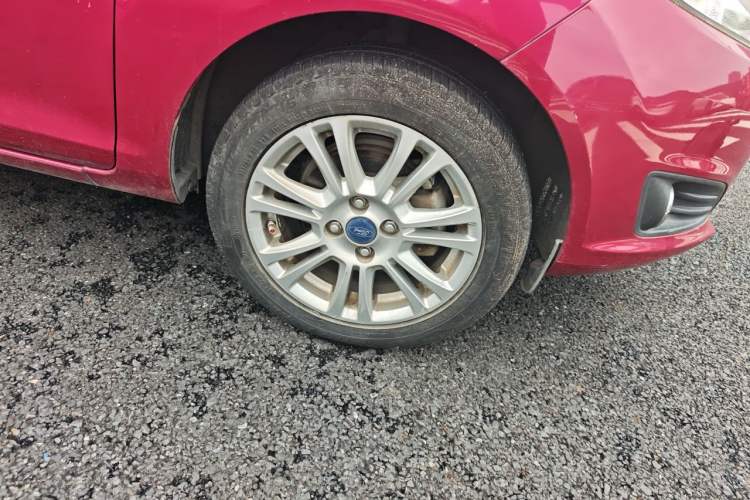Used Ford Fiesta 2013 Hatchback 1.5L Automatic Prestige Model Right Front Wheel Hub