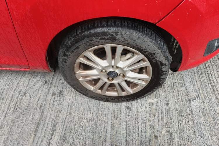 Used Ford Fiesta 2013 Sedan 1.5L Automatic Fashion Edition Right Front Wheel Hub
