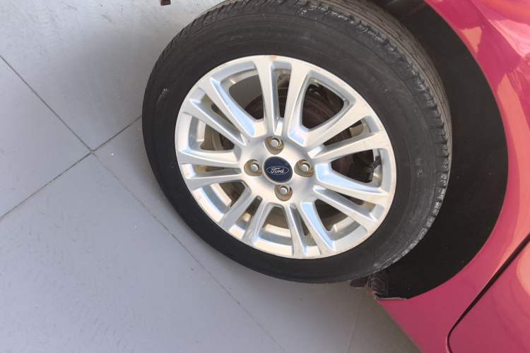 Used Ford Fiesta 2013 Hatchback 1.5L Automatic Fashion Edition Right Rear Wheel Hub