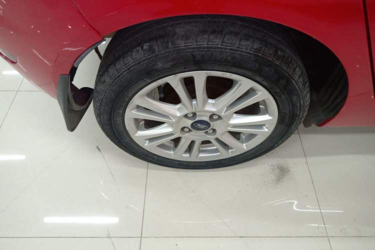 Used Ford Fiesta 2013 Hatchback 1.5L Automatic Fashion Edition Right Rear Wheel Hub