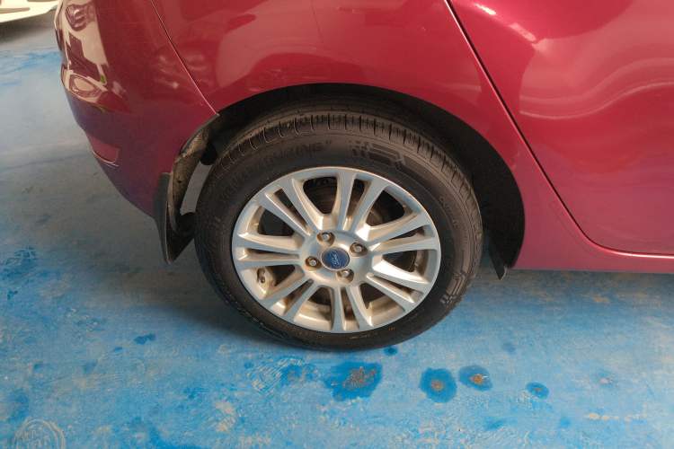 Used Ford Fiesta 2013 Hatchback 1.5L Automatic Fashion Edition Right Rear Wheel Hub