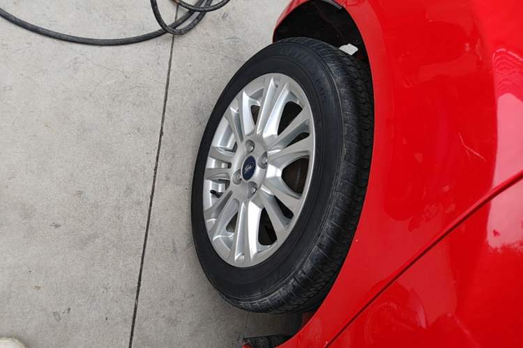 Used Ford Fiesta 2013 Hatchback 1.5L Automatic Fashion Edition Right Rear Wheel Hub
