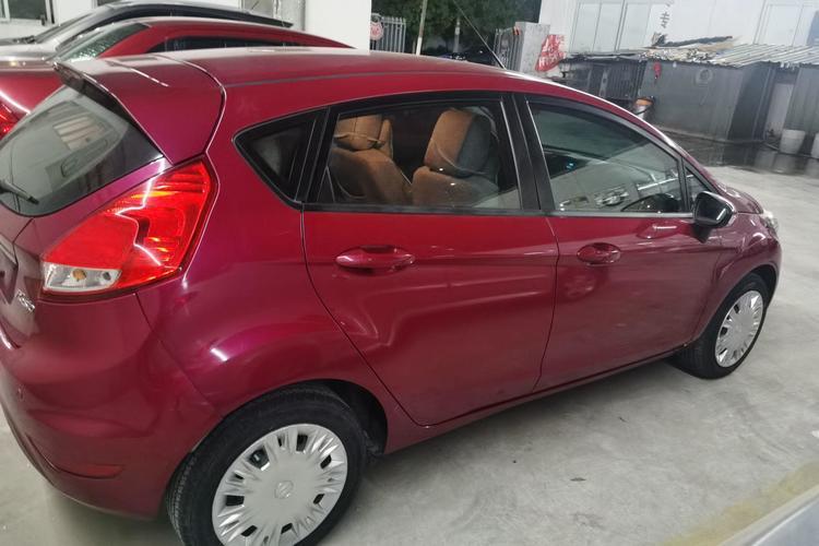 Used Ford Fiesta 2013 Hatchback 1.5L Manual Fashion Edition Right Side