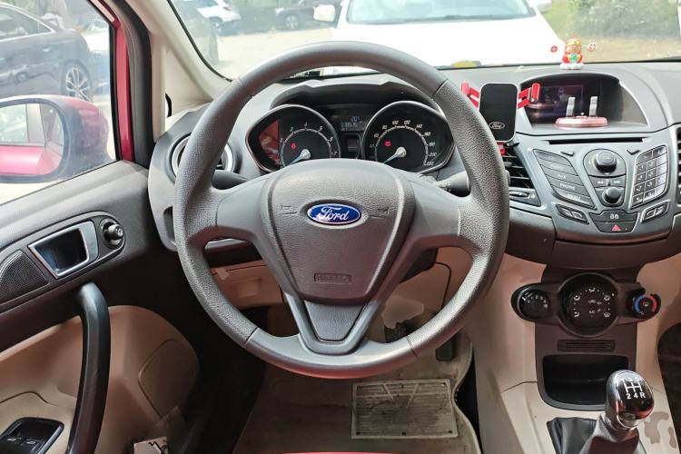 Used Ford Fiesta 2013 Sedan 1.5L Manual Fashion Edition Steering Wheel