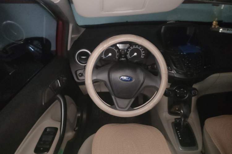 Used Ford Fiesta 2013 Sedan 1.5L Automatic Fashion Edition Steering Wheel