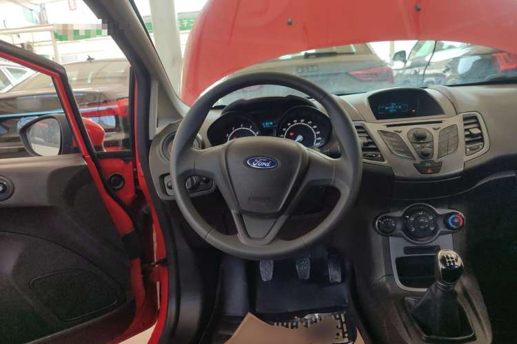 Used Ford Fiesta 2013 Hatchback 1.5L Manual Fashion Edition Steering Wheel