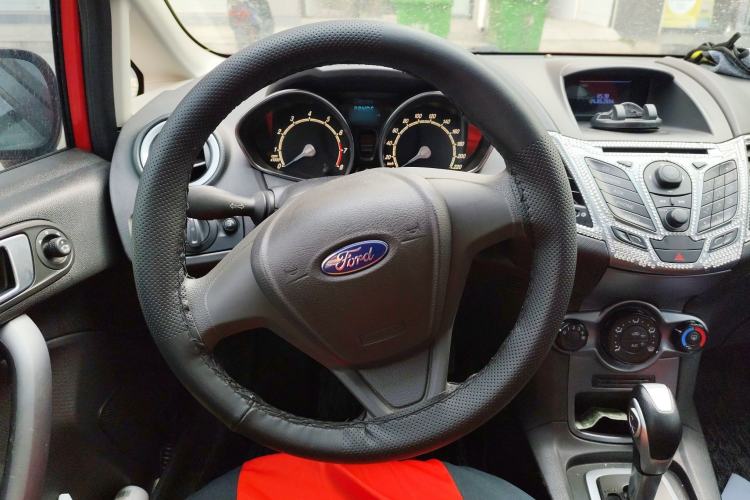 Used Ford Fiesta 2013 Hatchback 1.5L Automatic Fashion Edition Steering Wheel