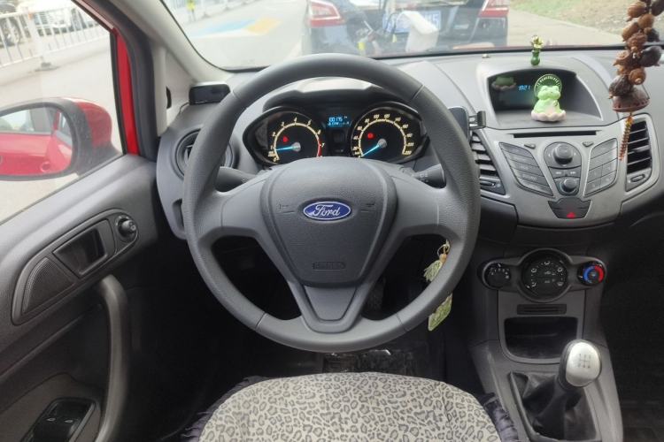Used Ford Fiesta 2013 Sedan 1.5L Manual Fashion Edition Steering Wheel