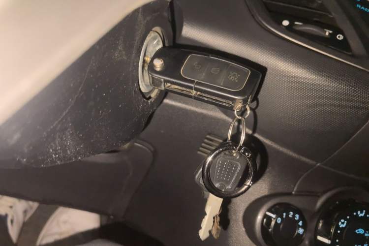 Used Ford Fiesta 2013 Sedan 1.5L Manual Fashion Edition Vehicle Key