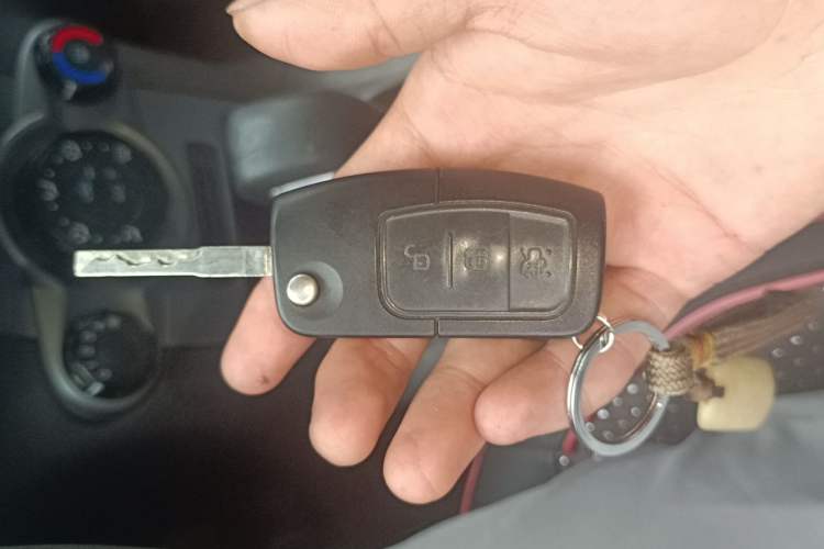 Used Ford Fiesta 2013 Hatchback 1.5L Automatic Fashion Edition Vehicle Key