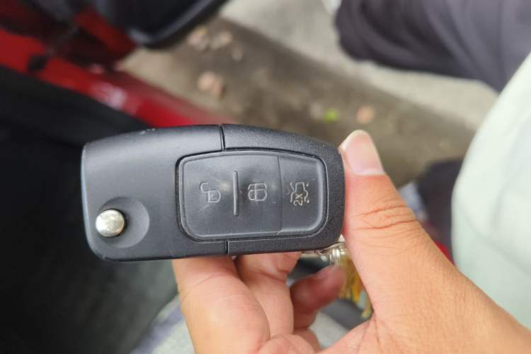 Used Ford Fiesta 2013 Sedan 1.5L Manual Fashion Edition Vehicle Key