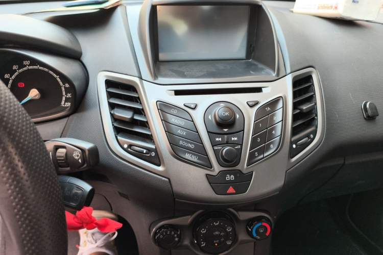 Used Ford Fiesta 2013 Sedan 1.5L Manual Fashion Edition Audio And AC Panel