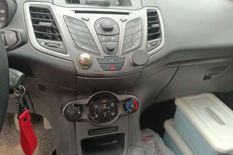 Used Ford Fiesta 2013 Sedan 1.5L Manual Fashion Edition Audio And AC Panel