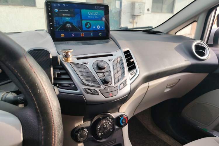 Used Ford Fiesta 2013 Sedan 1.5L Automatic Fashion Edition Audio And AC Panel