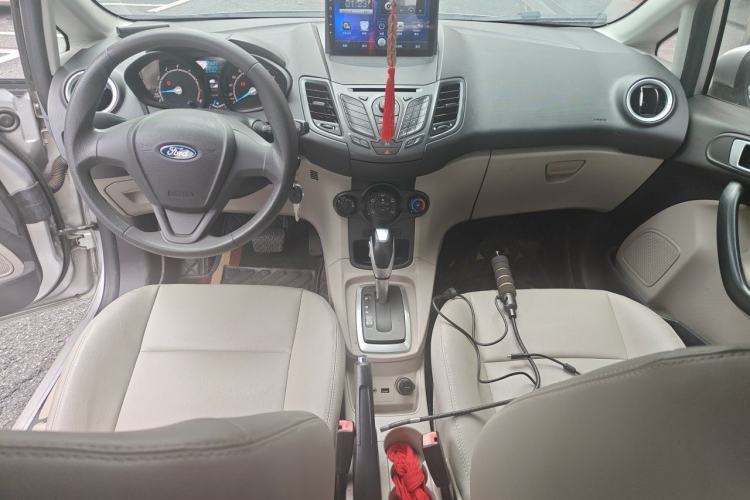 Used Ford Fiesta 2013 Sedan 1.5L Automatic Fashion Edition Center Console