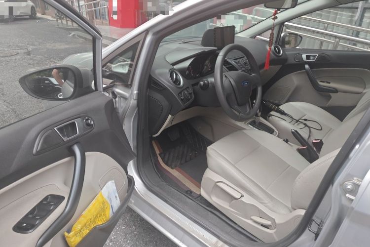 Used Ford Fiesta 2013 Sedan 1.5L Automatic Fashion Edition Driver Seat