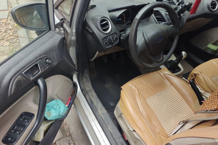 Used Ford Fiesta 2013 Sedan 1.5L Manual Fashion Edition Driver Seat