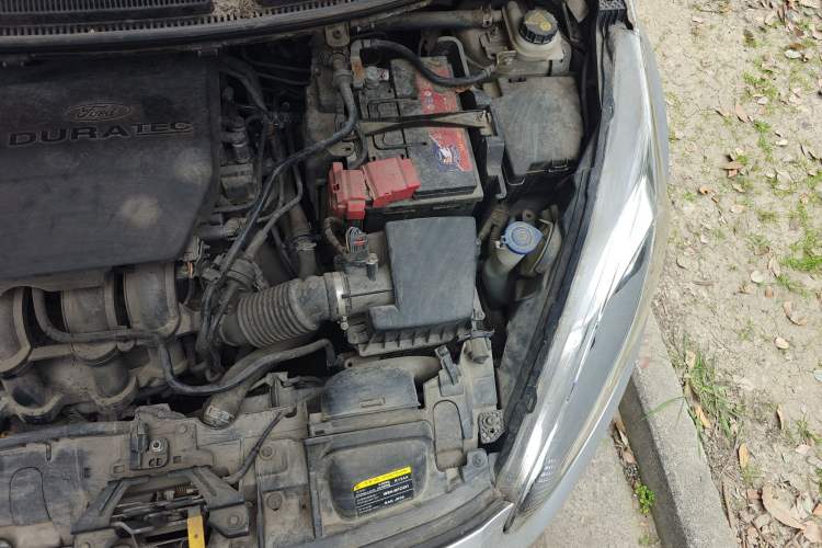 Used Ford Fiesta 2013 Sedan 1.5L Manual Fashion Edition Engine Bay Left