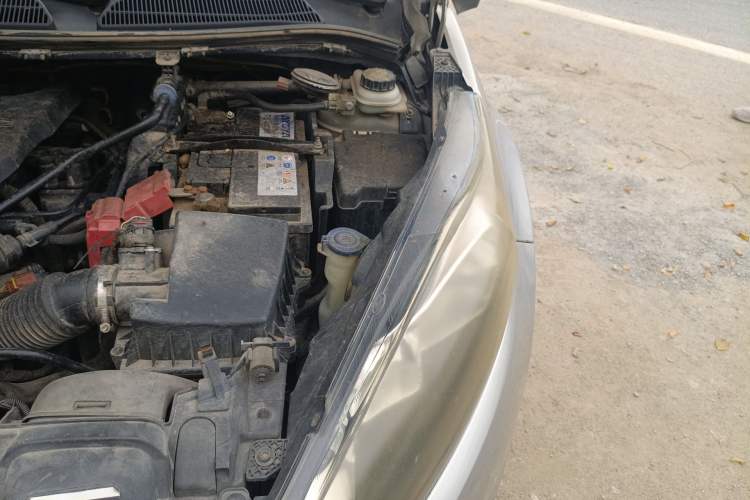 Used Ford Fiesta 2013 Sedan 1.5L Manual Fashion Edition Engine Bay Left