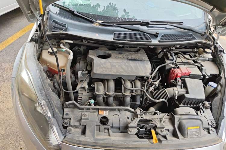 Used Ford Fiesta 2013 Sedan 1.5L Manual Fashion Edition Engine Bay Right
