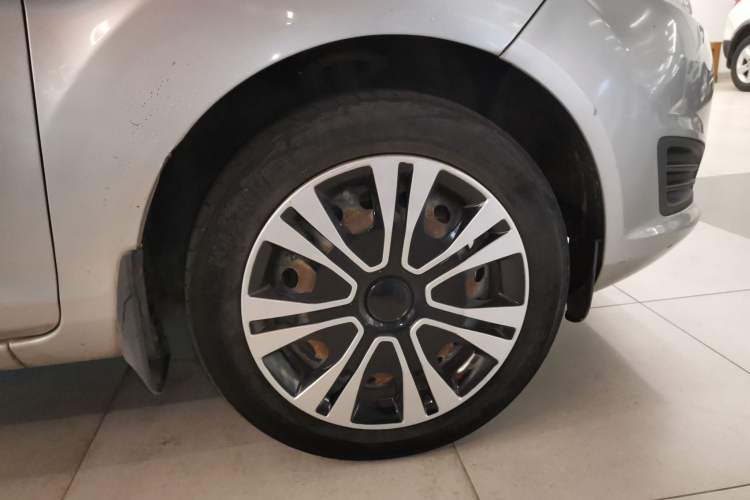 Used Ford Fiesta 2013 Sedan 1.5L Manual Fashion Edition Exterior 4