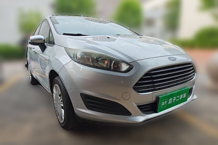 Used Ford Fiesta 2013 Sedan 1.5L Manual Fashion Edition Front Right 45 Deg