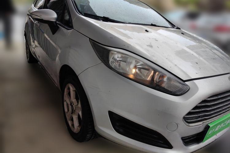 Used Ford Fiesta 2013 Sedan 1.5L Manual Fashion Edition Front Right 45 Deg