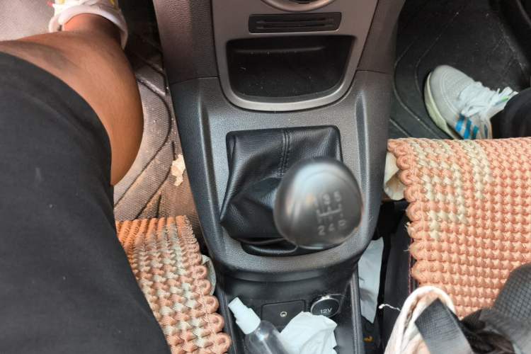 Used Ford Fiesta 2013 Sedan 1.5L Manual Fashion Edition Gear Lever