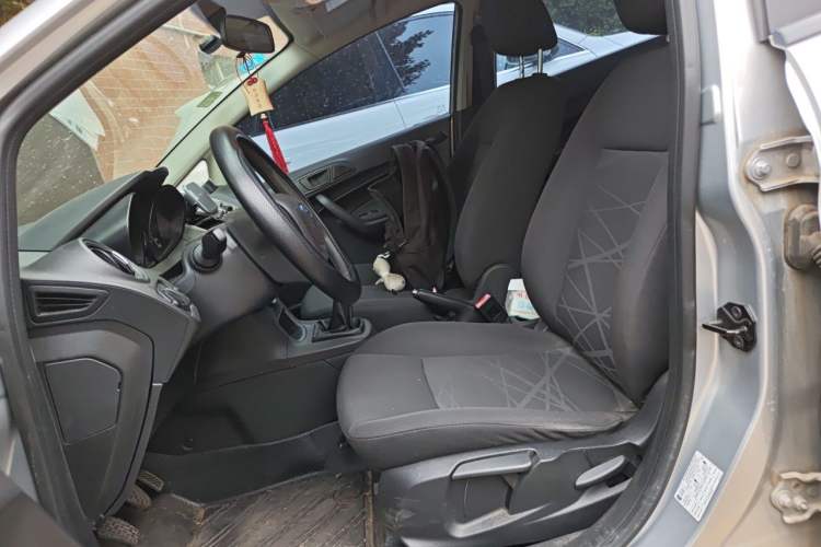 Used Ford Fiesta 2013 Sedan 1.5L Manual Fashion Edition Left Front Seat