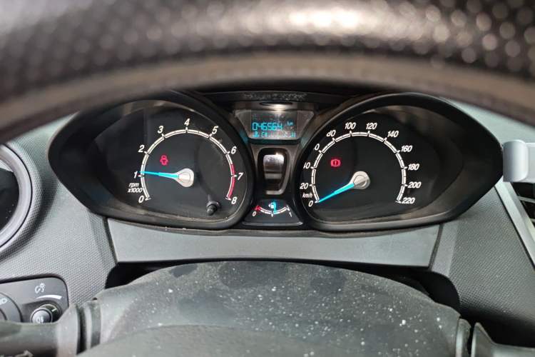Used Ford Fiesta 2013 Sedan 1.5L Manual Fashion Edition Odometer Close Up