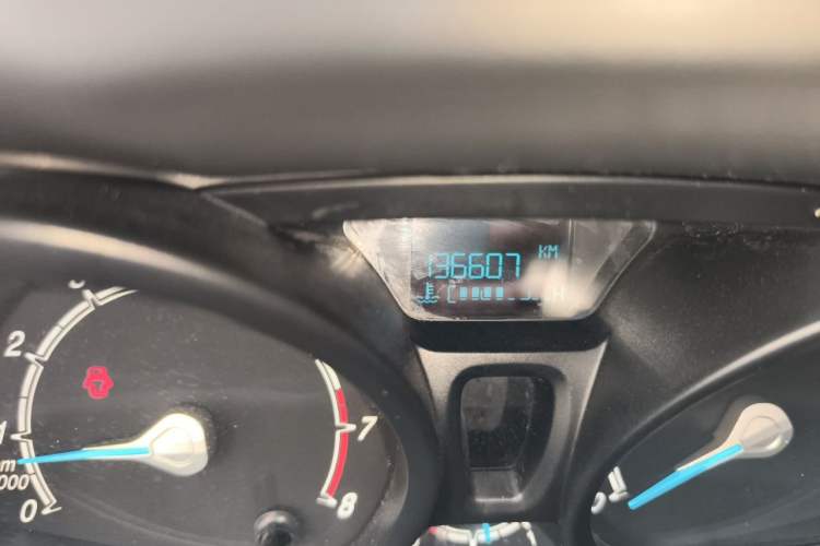 Used Ford Fiesta 2013 Sedan 1.5L Manual Fashion Edition Odometer Close Up