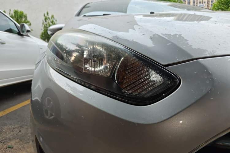 Used Ford Fiesta 2013 Sedan 1.5L Manual Fashion Edition Right Front Headlight