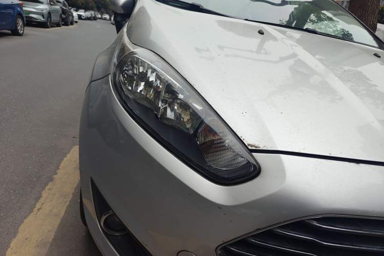 Used Ford Fiesta 2013 Sedan 1.5L Manual Fashion Edition Right Front Headlight