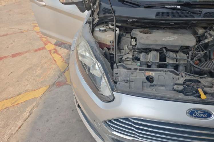 Used Ford Fiesta 2013 Sedan 1.5L Automatic Fashion Edition Right Front Headlight