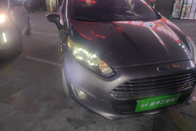 Used Ford Fiesta 2013 Hatchback 1.5L Automatic Fashion Edition Right Front Headlight