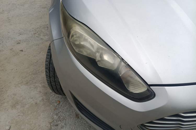 Used Ford Fiesta 2013 Sedan 1.5L Manual Fashion Edition Right Front Headlight