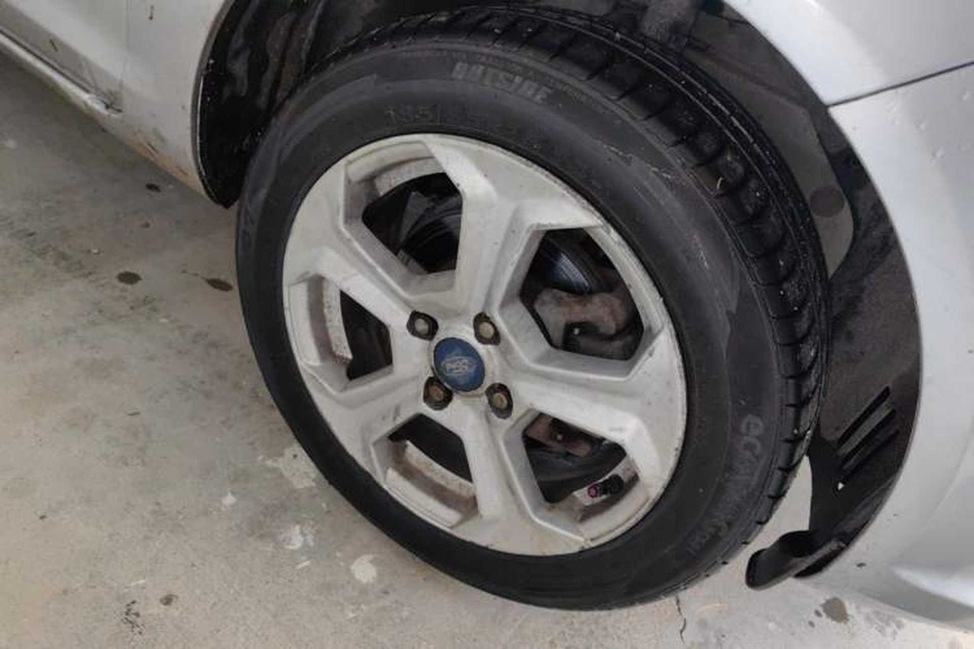 Used Ford Fiesta 2013 Sedan 1.5L Manual Fashion Edition Right Front Wheel Hub