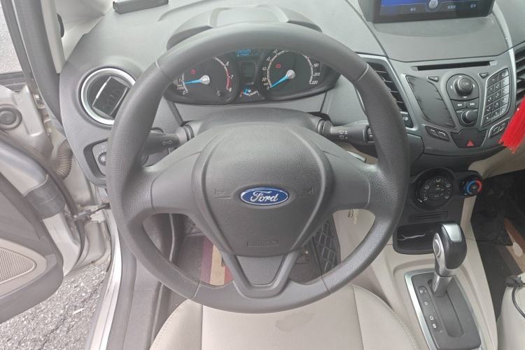 Used Ford Fiesta 2013 Sedan 1.5L Automatic Fashion Edition Steering Wheel