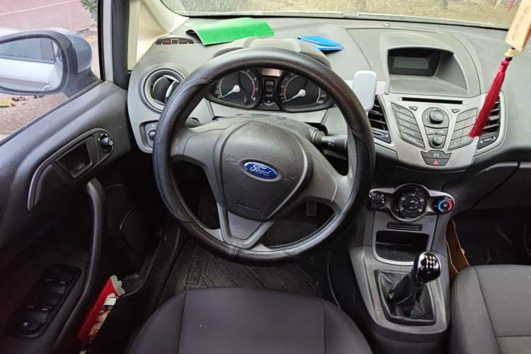 Used Ford Fiesta 2013 Sedan 1.5L Manual Fashion Edition Steering Wheel