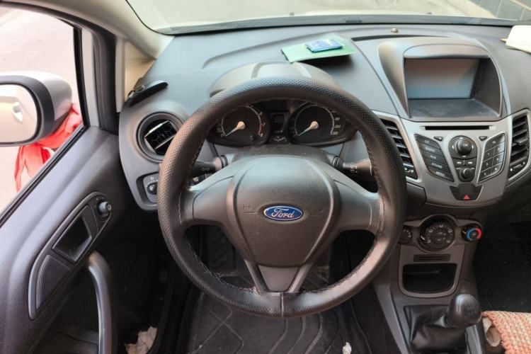Used Ford Fiesta 2013 Sedan 1.5L Manual Fashion Edition Steering Wheel