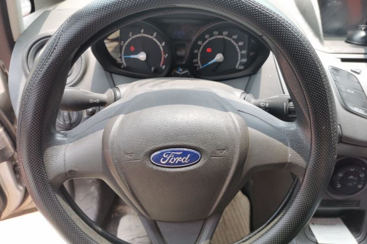 Used Ford Fiesta 2013 Sedan 1.5L Manual Fashion Edition Steering Wheel